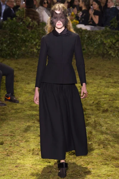 Look 5